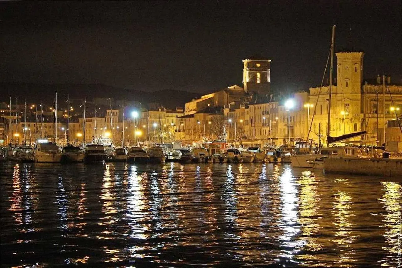 Appartement De 2 Chambres Avec Vue Sur La Ville Et Wifi A La Ciotat A 1 Km De La Plage 0*,  Francia